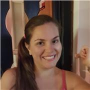 Médica veterinaria zootecnista titulada, con maestría en medicina veterinaria y zootecnia con enfoque en fauna silvestre